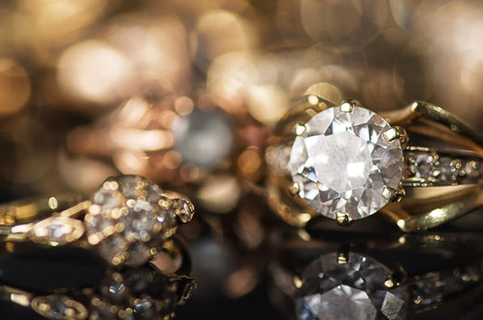 יוקרה נצחית: הקסם של תכשיטי זהב